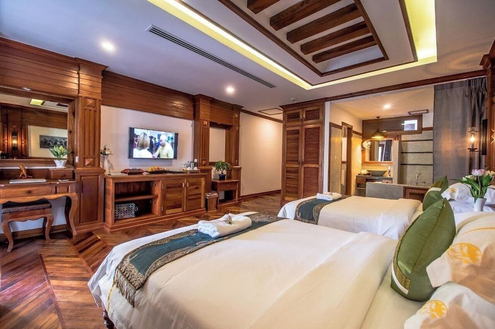 The Night Hotel Deluxe Twin Room 2