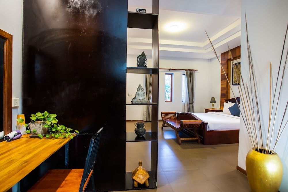 Indra Porak Residence Hotel Deluxe Double Room, 1 Double Bed 3