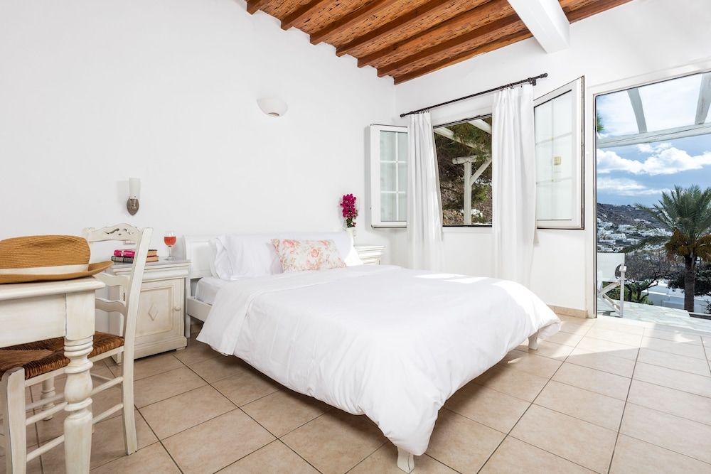 undefined Rhenia Mykonos 3