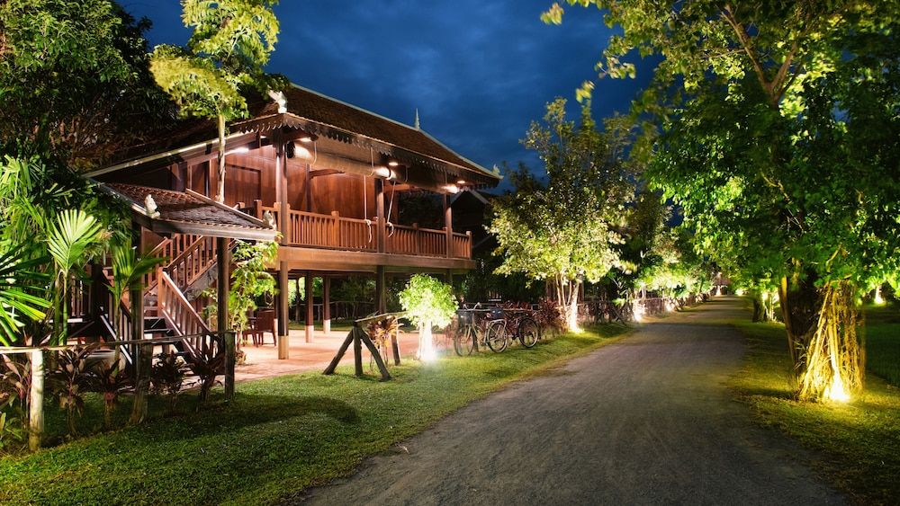 undefined Mane Village Suites 6