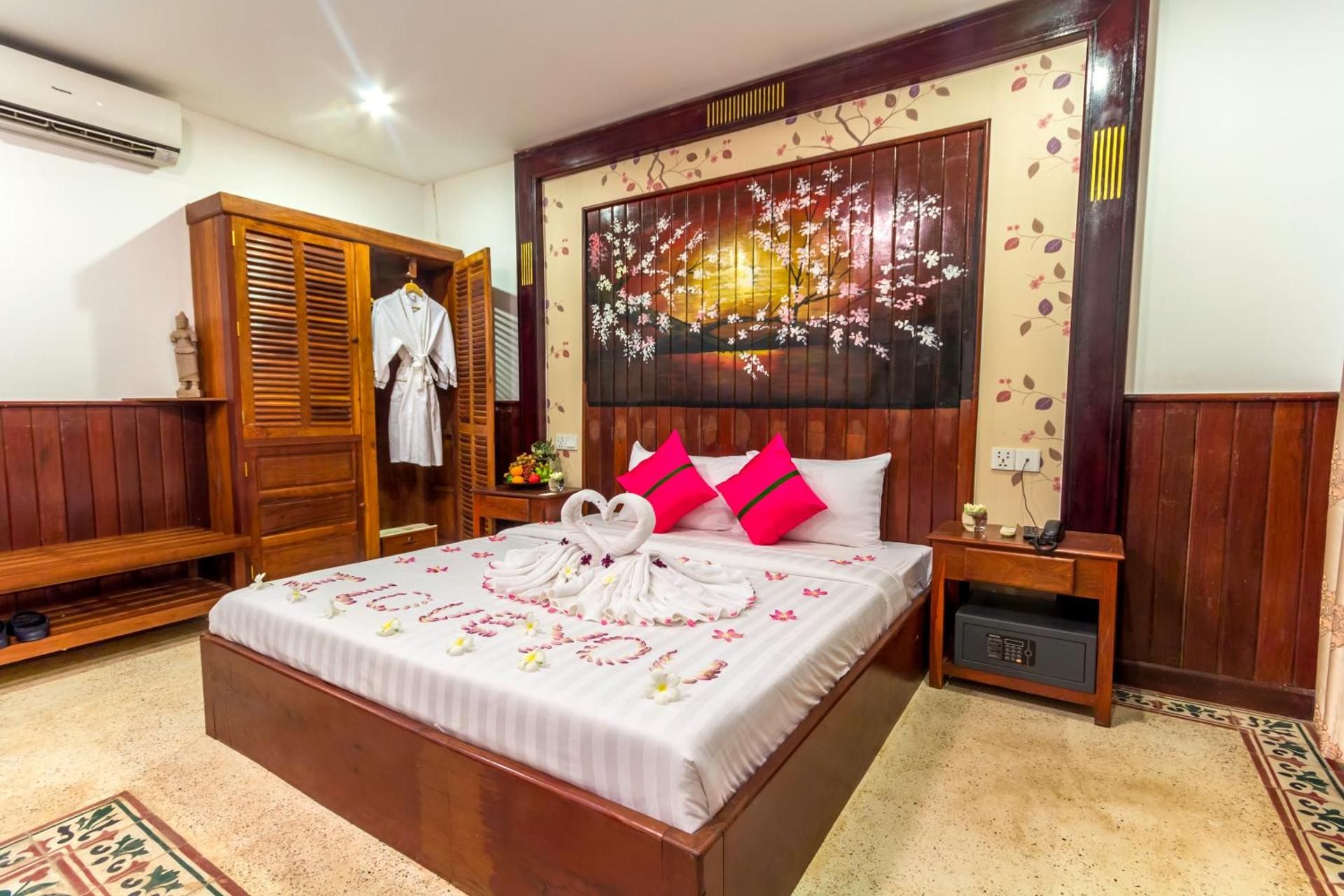 Deluxe Double Room with Pool View