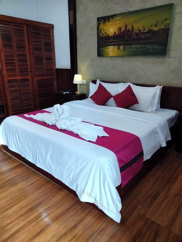 BayStone Resort Standard Double Room, Balcony, Pool View 5