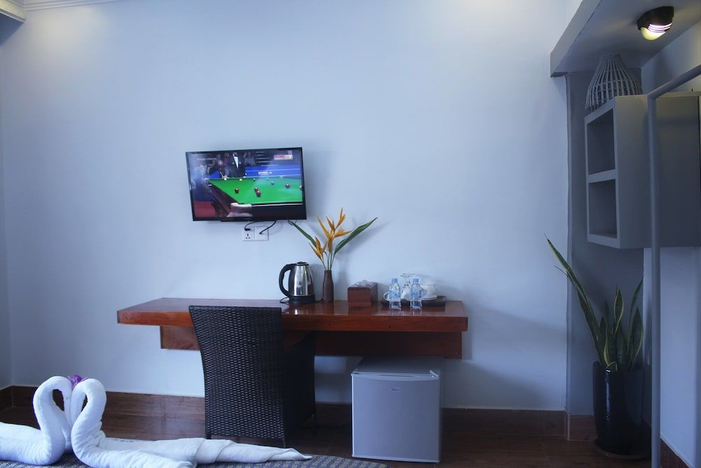 Ramchang Guesthouse Double Room, Pool View 12