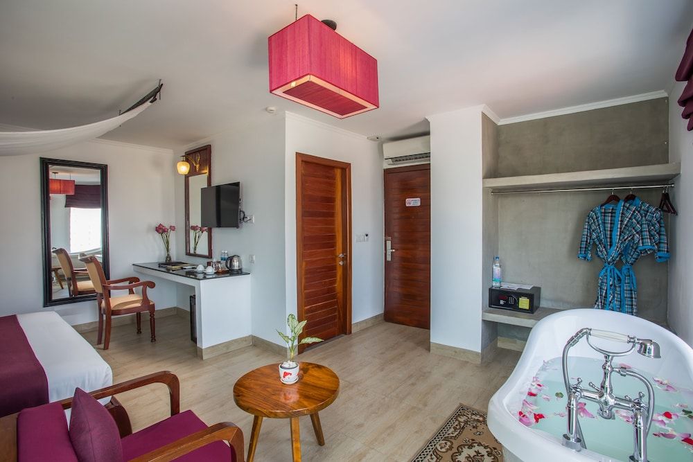 V Hotel Phnom Penh Junior Suite Balcony 6