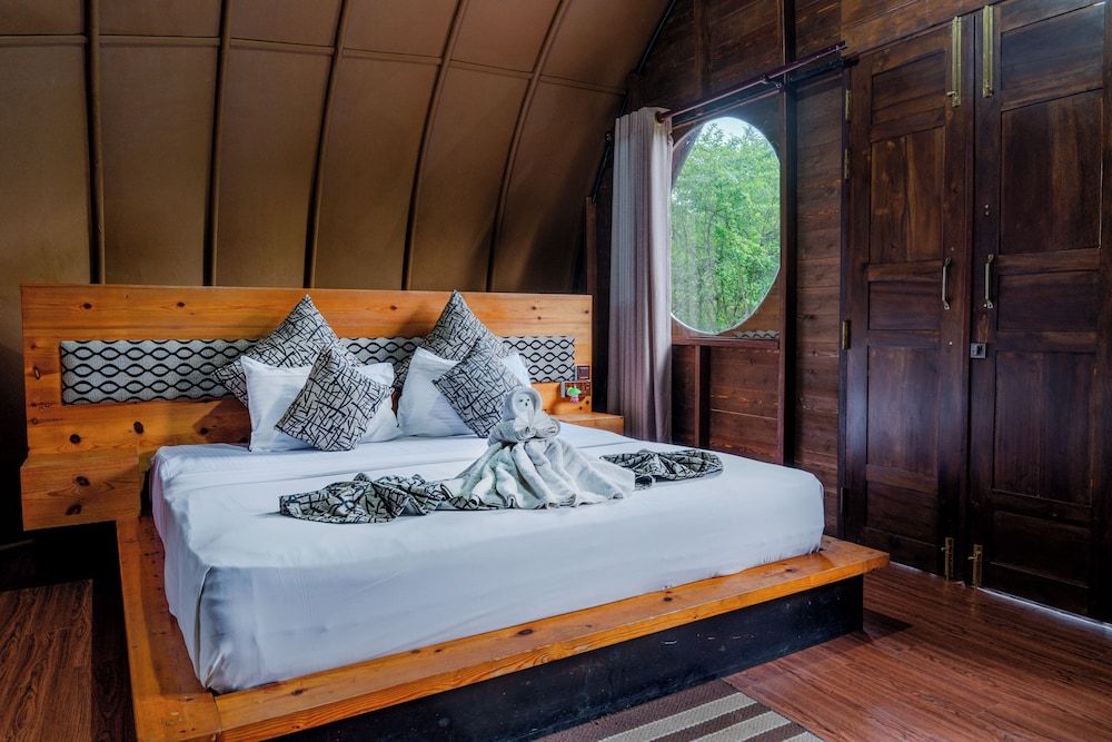 Leopard Nest in Yala Glamping Tent 4