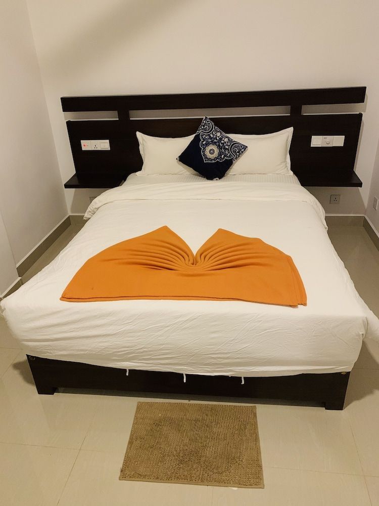 Basic Double Room, 1 King Bed