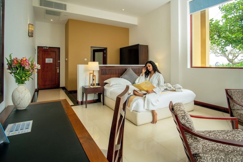 Ground Floor Luxury with Jacuzzi and Sea View