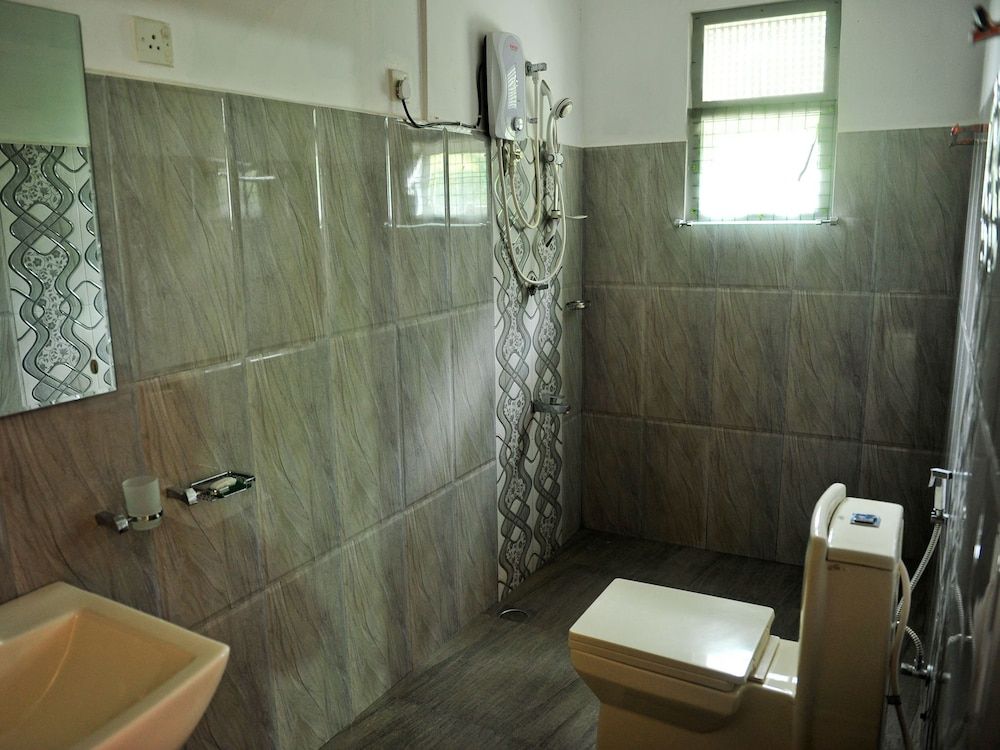 Resort Beam Deluxe Double Room (Jungle View) 3