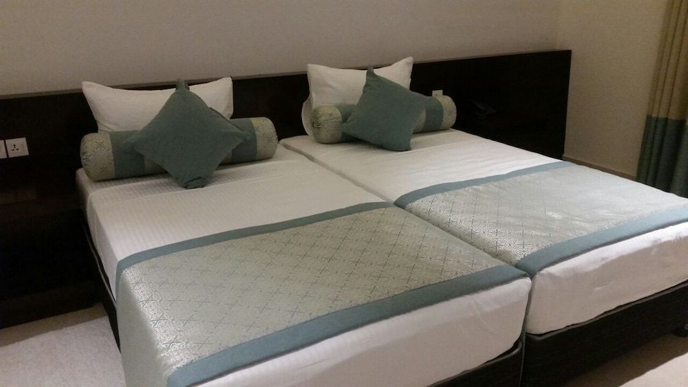 undefined Oak Ray Heritage Hotel 9