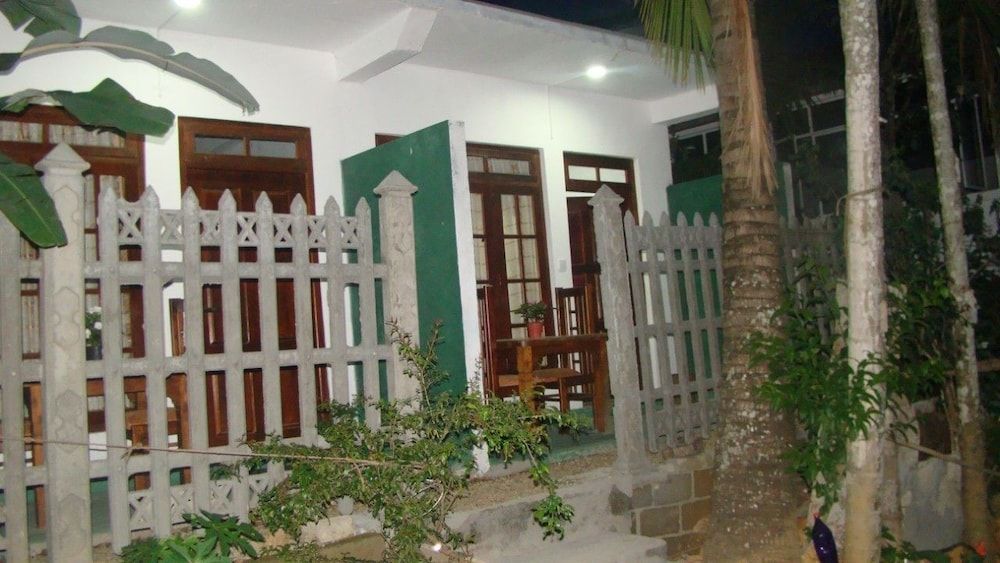 undefined White Heart 10