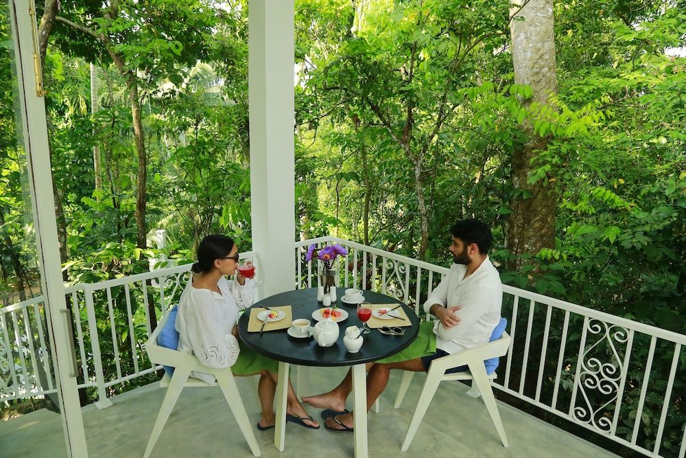 Ceylon Olive Deluxe Room 3