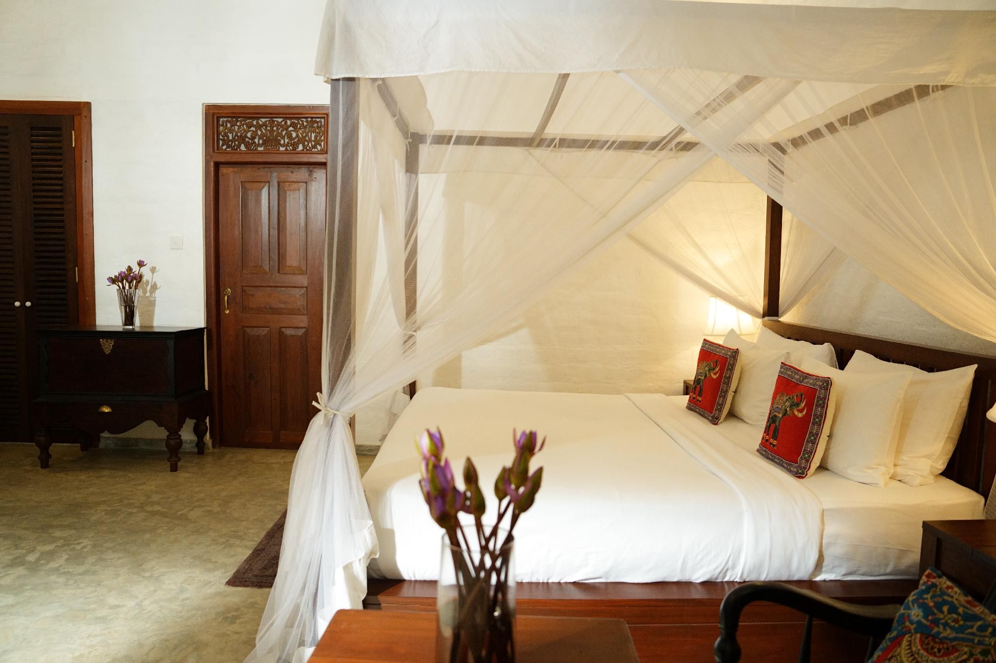 Ceylon Olive Double Room with Patio 4
