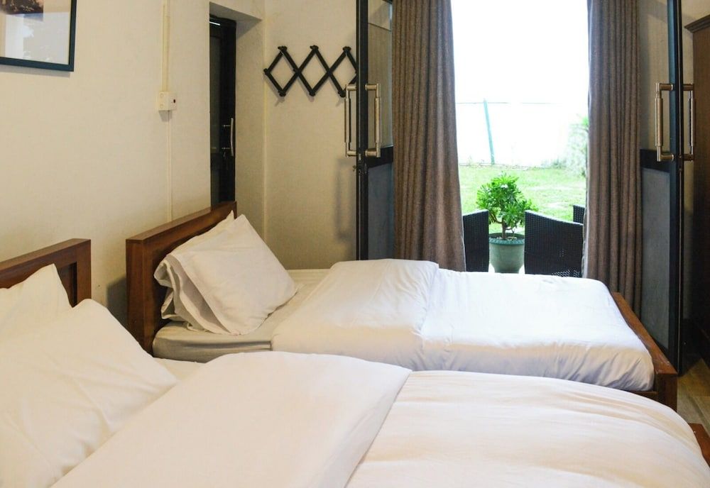 undefined Mount Lake Inn 2