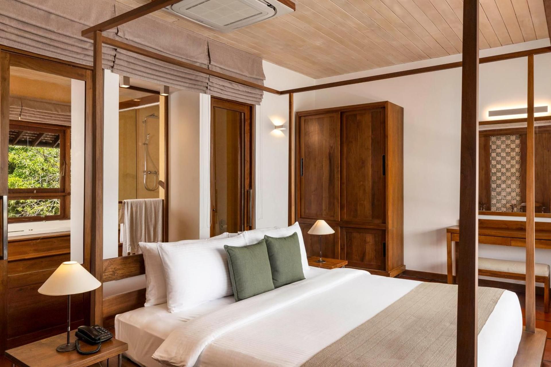 Lagoon Suite - 60-Minute Daily Treatment Included