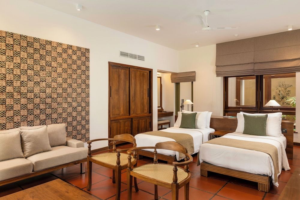 Luxury Twin Room (Including 60-minute daily treatment)
