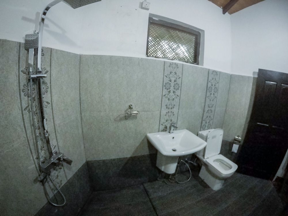 Apsaras Resort Sigiriya Standard Double Room 8