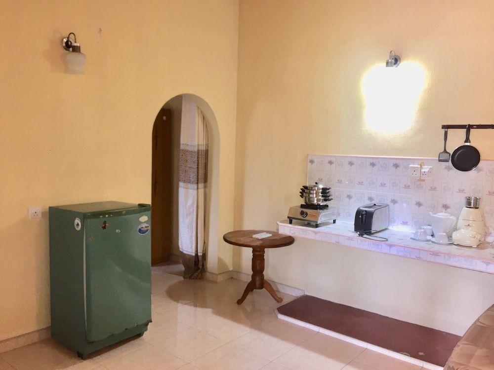 Lake View Home Stay Tangalle Family House, 1 Bedroom, Non Smoking, Kitchen 10
