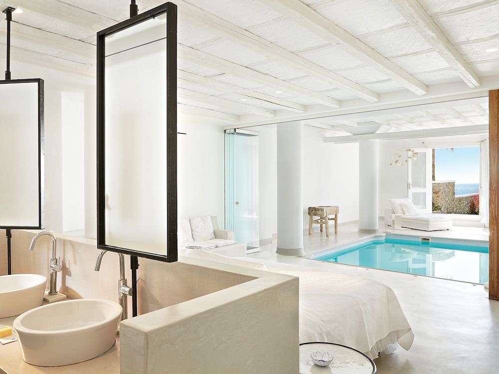Luna Blu Suite with Private Indoor Pool