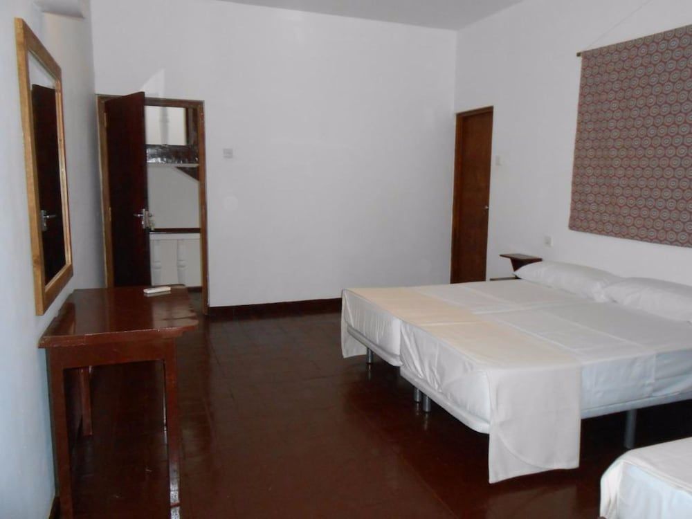 Economy Triple Room