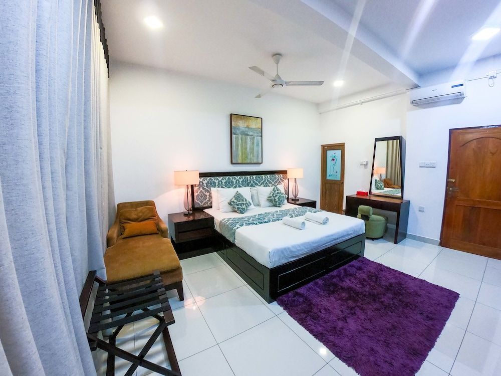 Romance Hills Hotel King Room 7