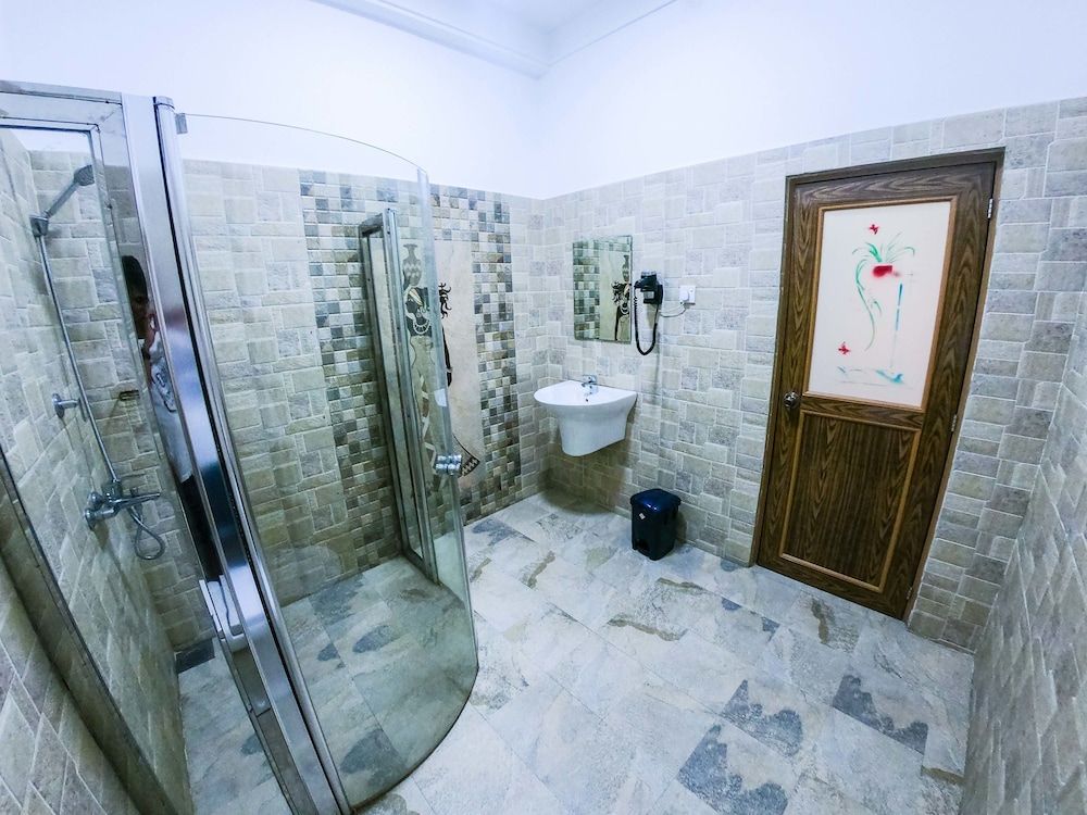 Romance Hills Hotel King Room 15