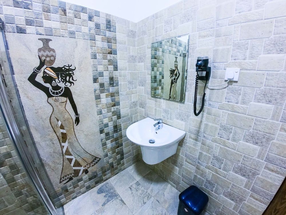 Romance Hills Hotel King Room 17