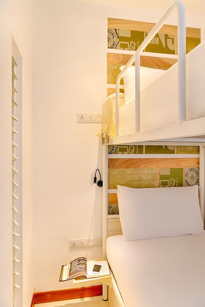 Shared Dormitory, Women only