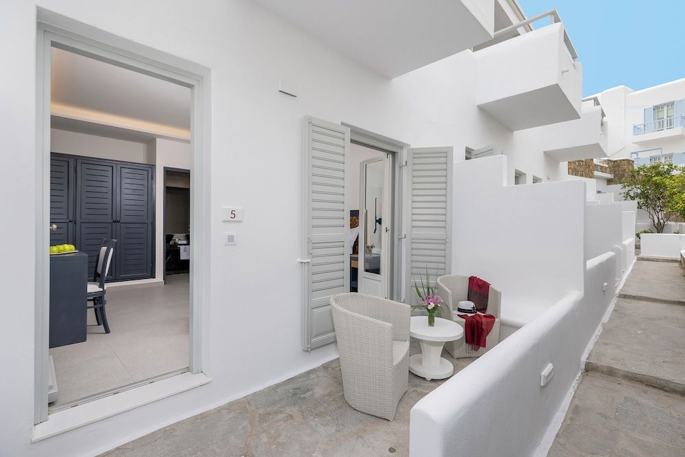 Hotel Petinos Standard Double Room (Adjacent Building) 9