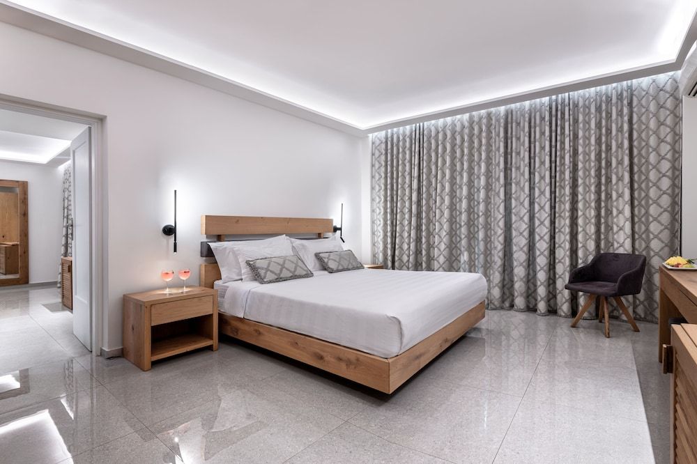 undefined Hotel Petinos 5
