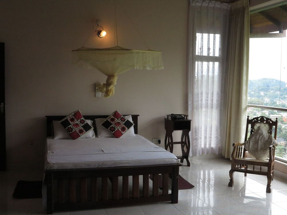 Kandy View Garden Hotel Family Room 4