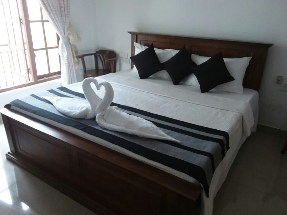 Heavens Door Guest Inn Superior Double Room (AC) 3