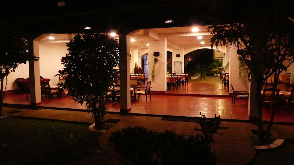 undefined Hotel Hemadan 5