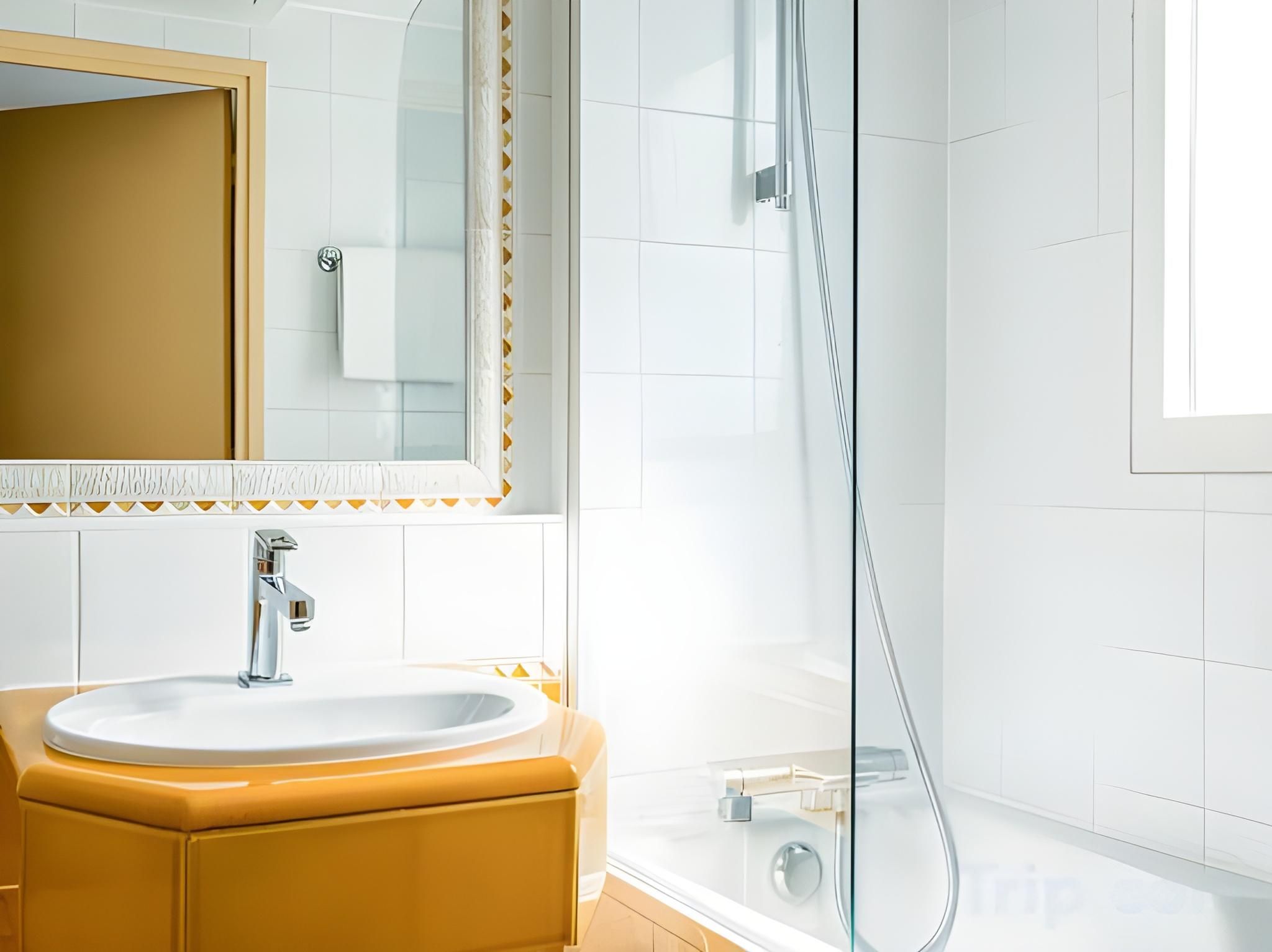 Villa Beaumarchais Standard Twin Room 3