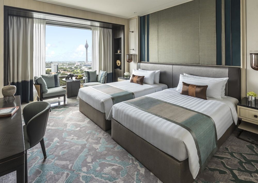 Shangri-La Colombo Deluxe Twin Room, Lake View 2