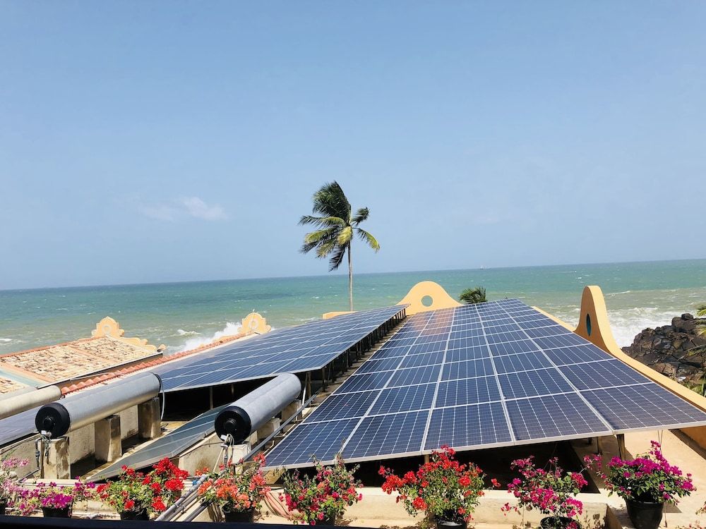 Thaproban Pavilion Waves Unawatuna Premium Suite, 1 King Bed, Accessible, Ocean View 3