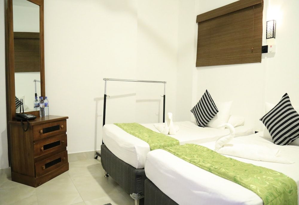 Kandy City Rooms & Hostel Budget Twin Room with Common Bath 7