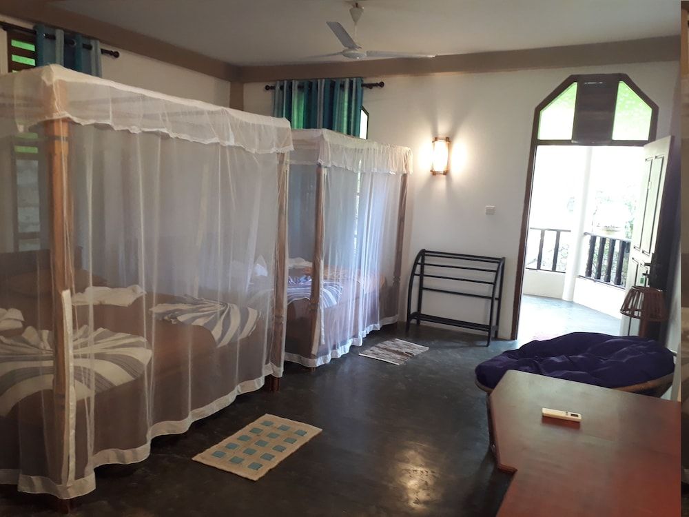 Harmony Beach Bungalows Deluxe Quadruple Room, Beach View 3