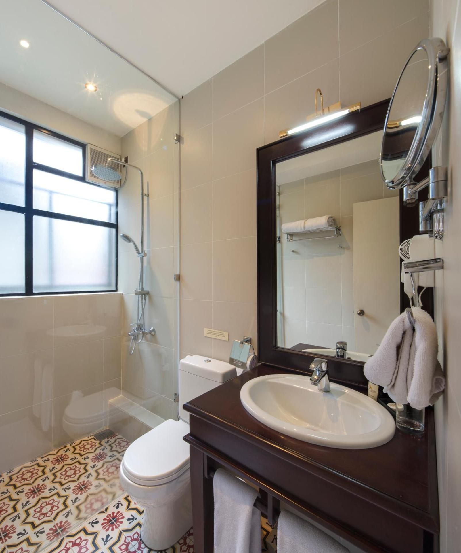 King Room on ground floor with Garden access and Mountain View