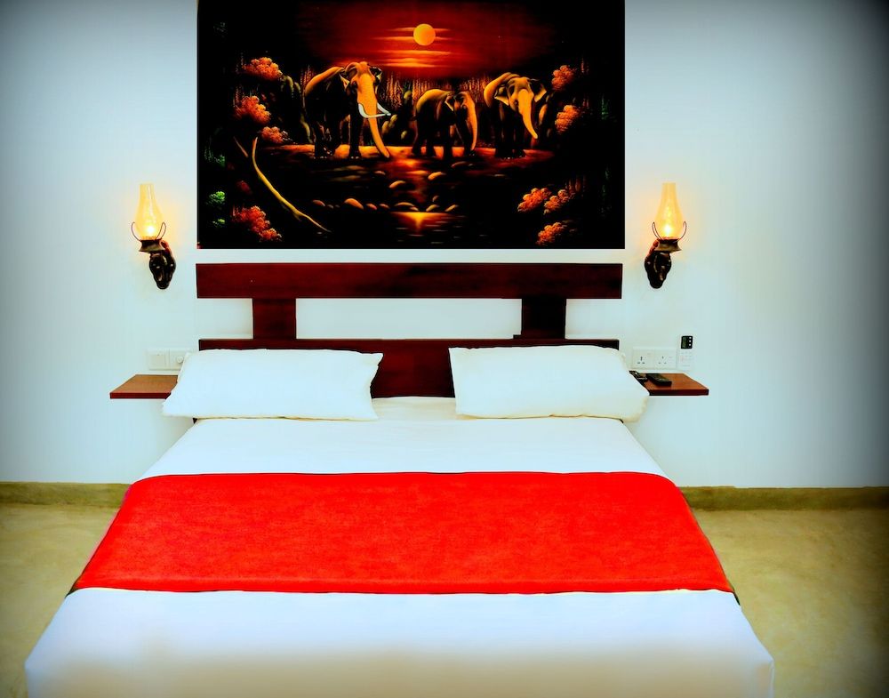 Family Room with Pool View - Free Airport Pickup & Drop