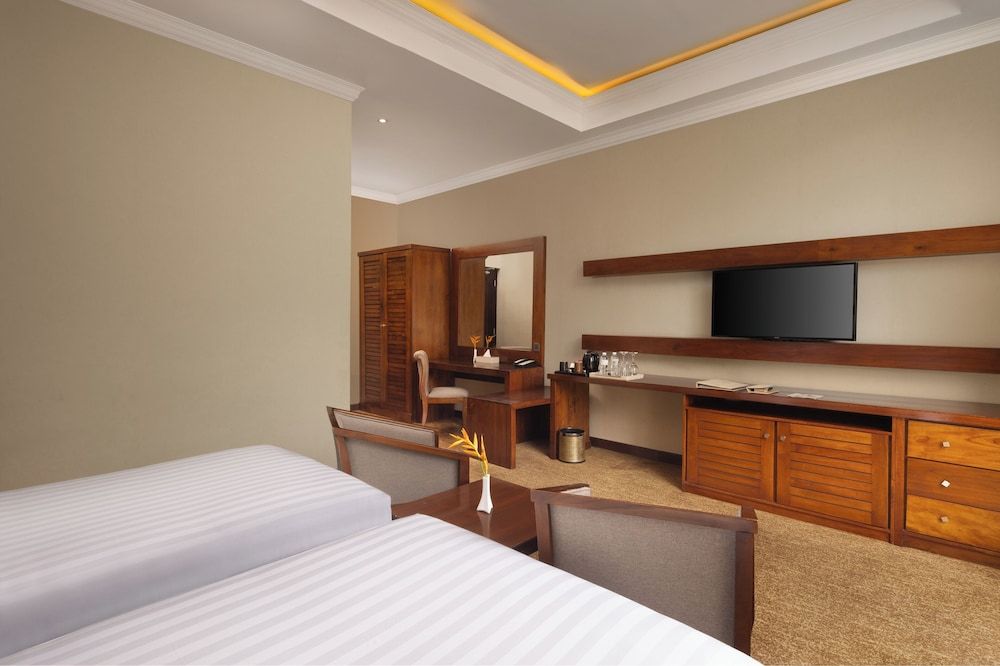 The Golden Crown Hotel Deluxe Double or Twin Room, Non Smoking