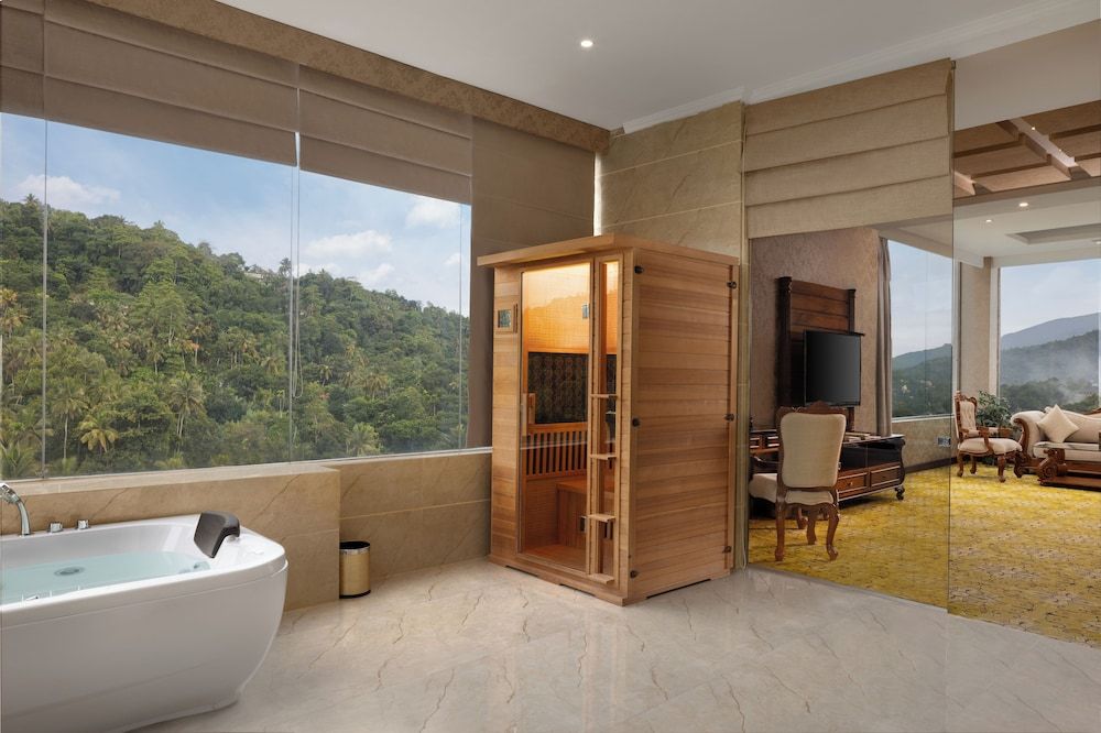 undefined The Golden Crown Hotel 10