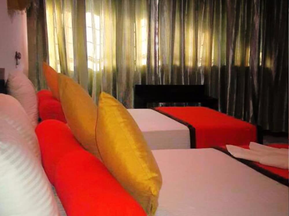 undefined Oak Ray Villa 6