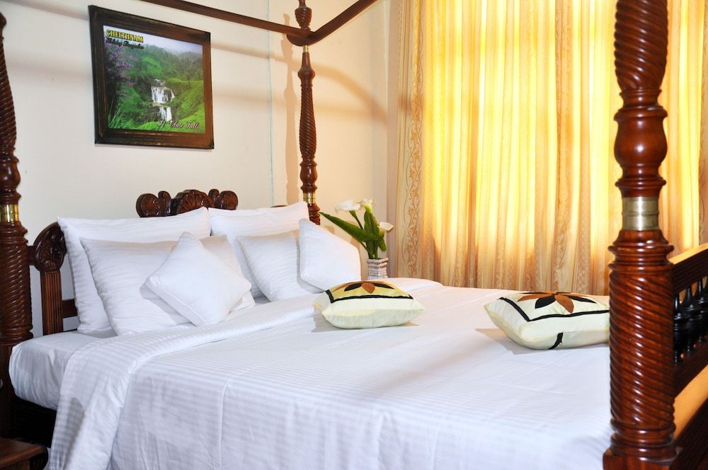 undefined Chelthnam Bungalow 2