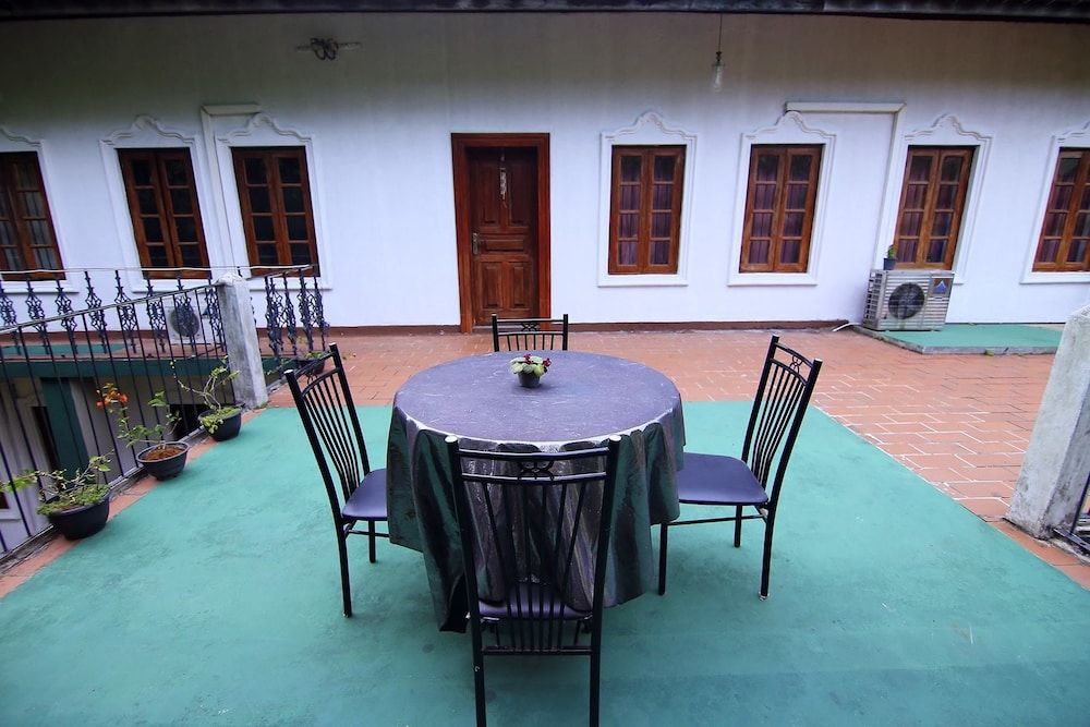 undefined Crystal Lodge 5