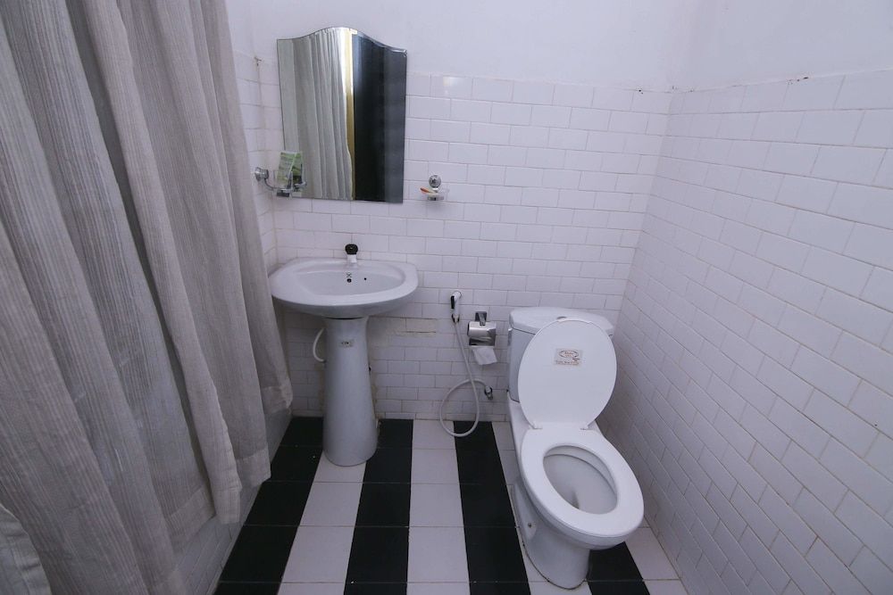 undefined Crystal Lodge 7