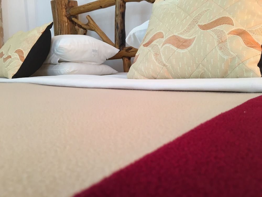 Mihini hotel Family Triple Room, 3 Bedrooms, Garden View, Lakeside 2