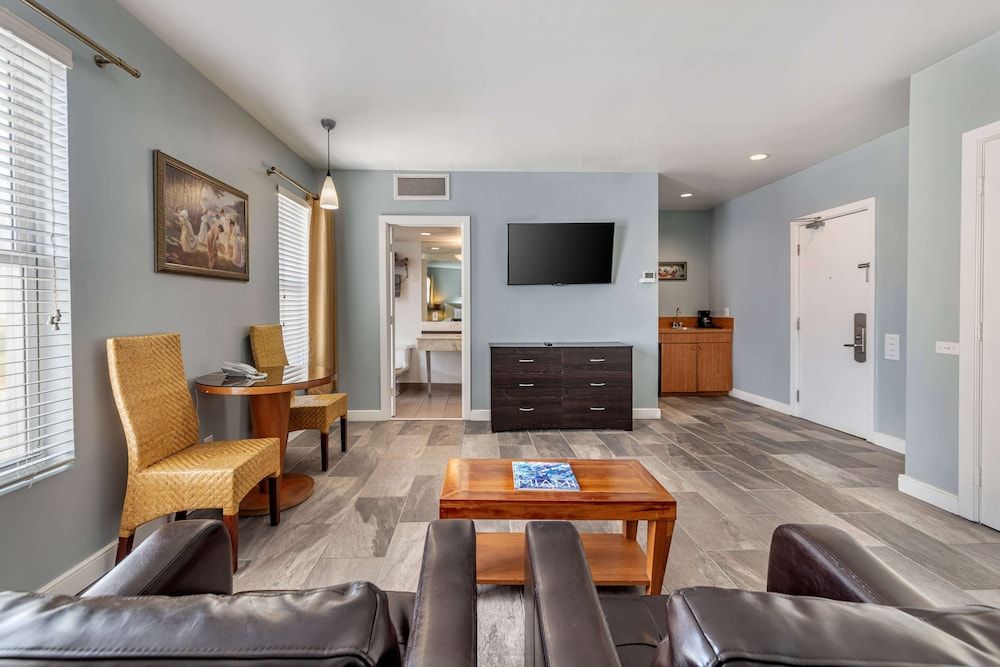 undefined La Flora by LuxUrban, Trademark Collection by Wyndham 7