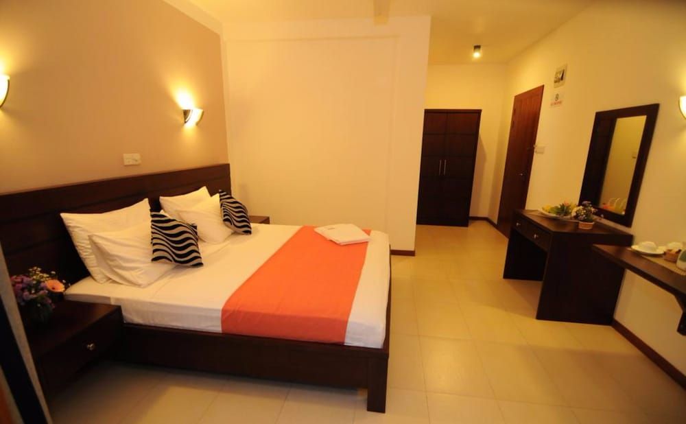 Hotel Shanelo Deluxe Double Room, 1 Queen Bed, Private Bathroom, Garden View