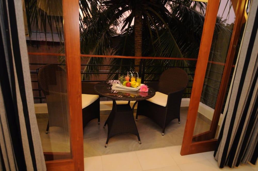 Hotel Shanelo Deluxe Double Room, 1 Queen Bed, Private Bathroom, Garden View 5