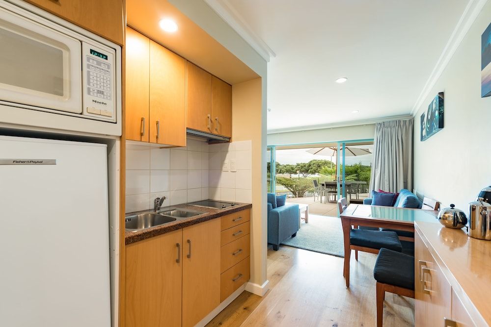 Paihia Beach Resort & Spa Hotel Standard Apartment, 2 Bedrooms, Ocean View (First Floor) 9